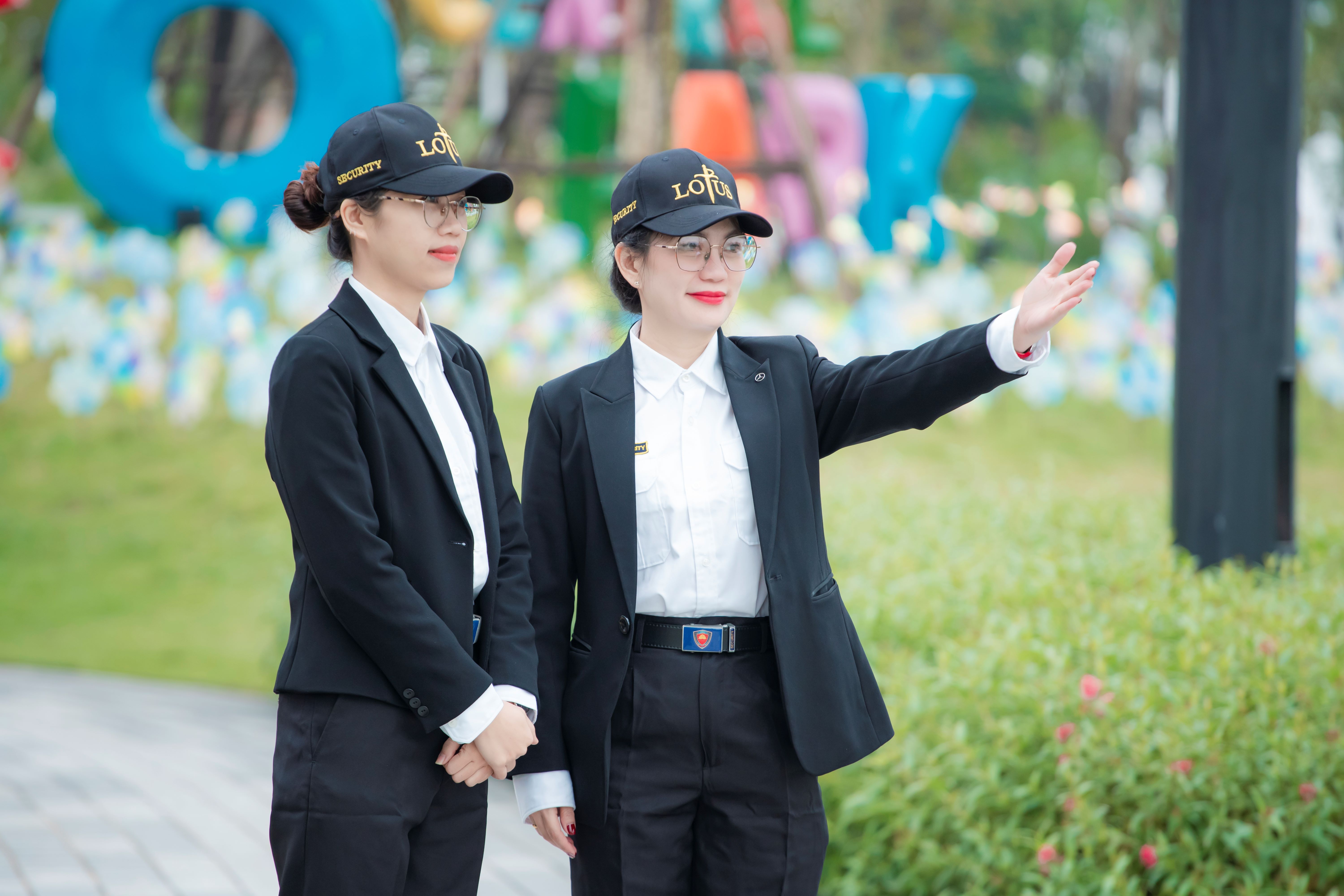 nhân viên nữ 2
